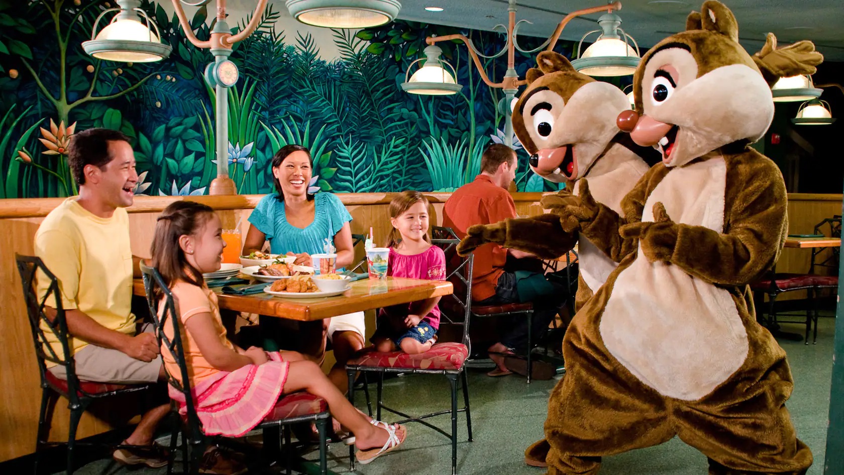 Walt Disney World Character Dining - Garden Grill